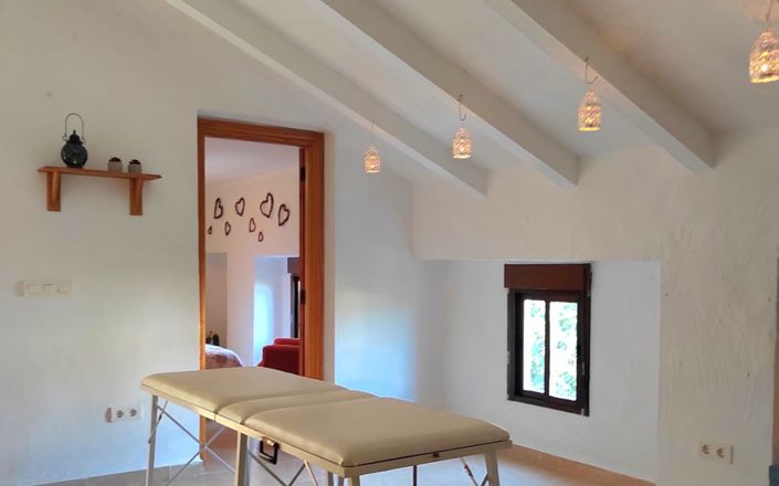 Image No.24-4 Bed House for sale