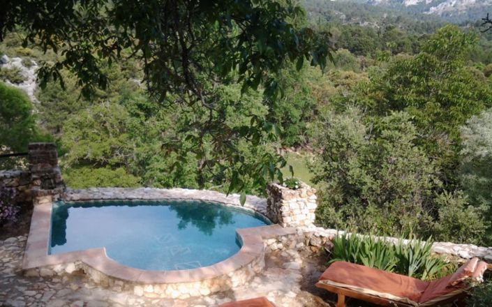 Image No.5-6 Bed House for sale