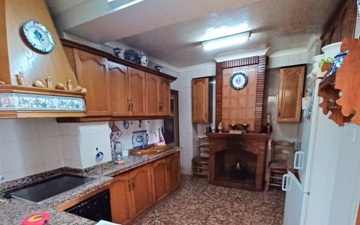 Image No.31-4 Bed House for sale