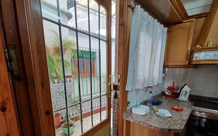 Image No.34-4 Bed House for sale