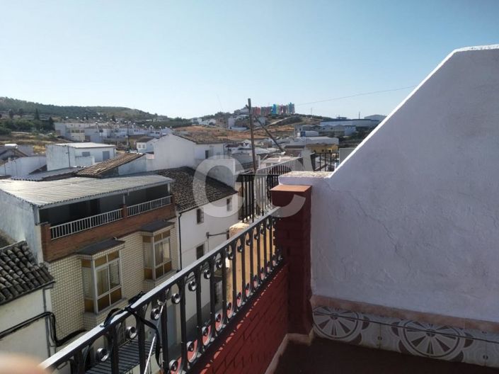 Image No.18-4 Bed House for sale