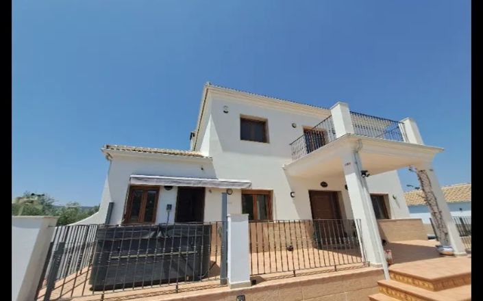 Image No.12-4 Bed House for sale