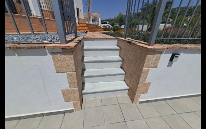 Image No.14-4 Bed House for sale