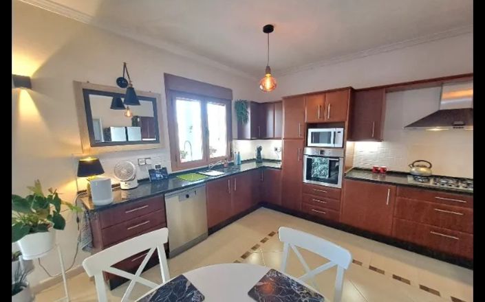 Image No.43-4 Bed House for sale