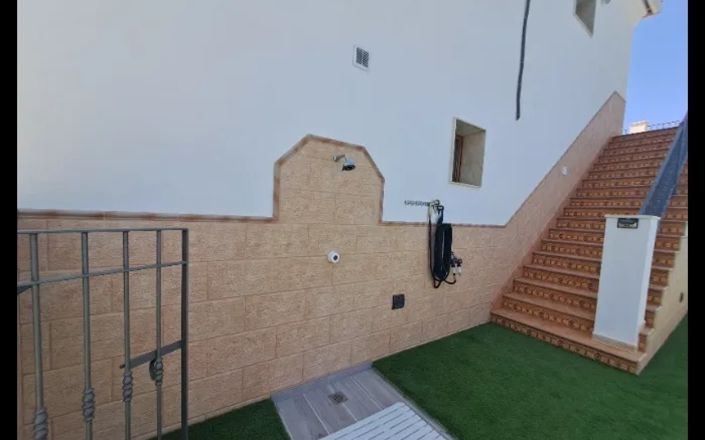 Image No.5-4 Bed House for sale