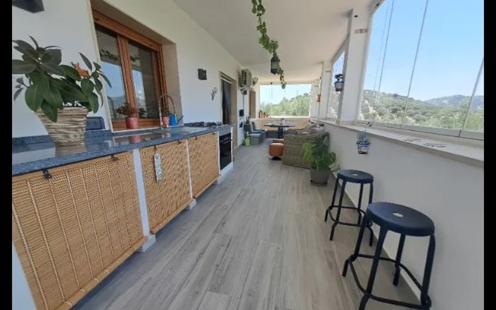 Image No.50-4 Bed House for sale