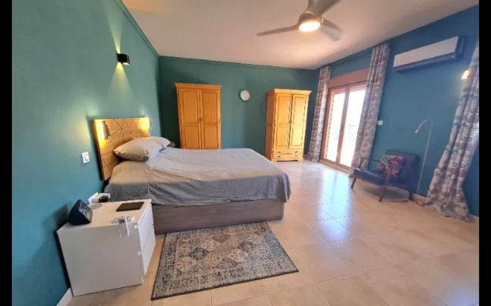 Image No.54-4 Bed House for sale