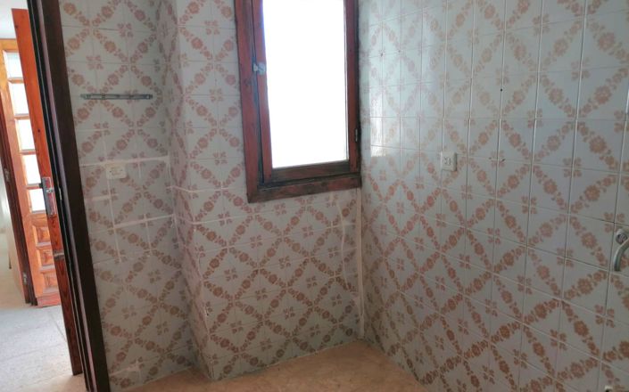 Image No.10-5 Bed House for sale