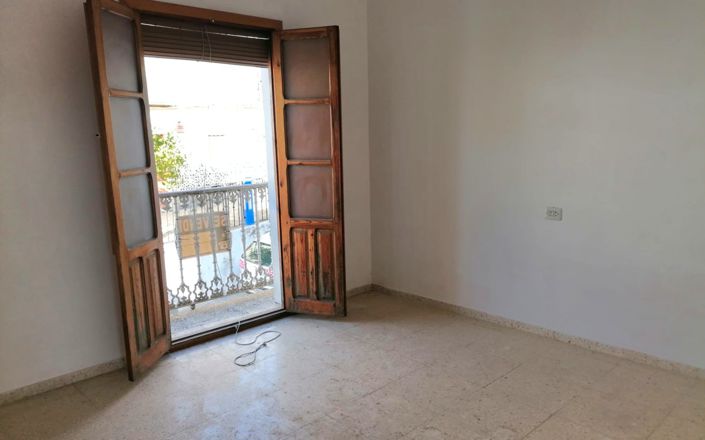 Image No.19-5 Bed House for sale