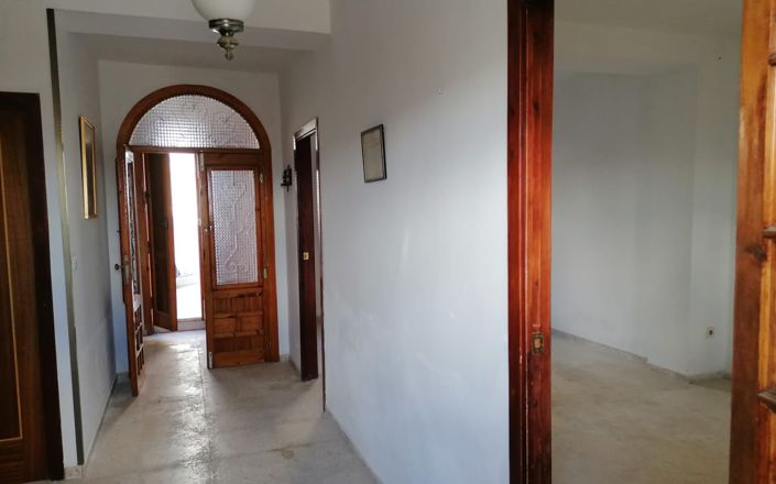 Image No.5-5 Bed House for sale