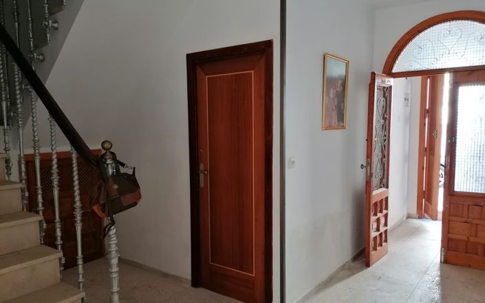 Image No.6-5 Bed House for sale