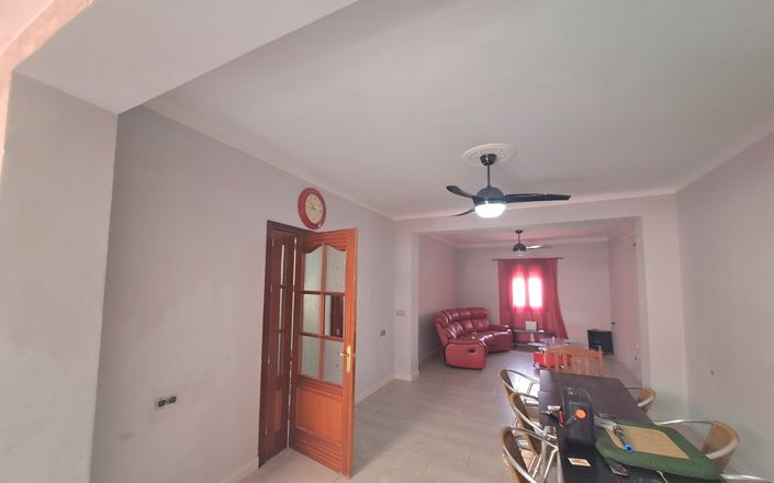 Image No.10-5 Bed House for sale