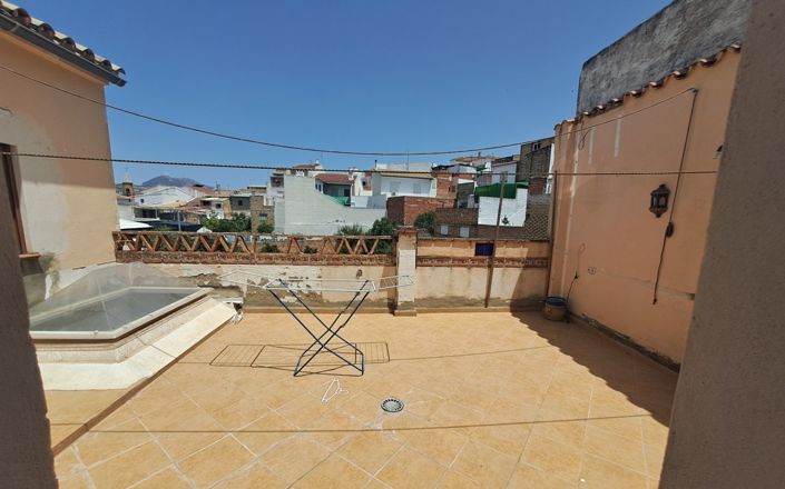 Image No.20-5 Bed House for sale