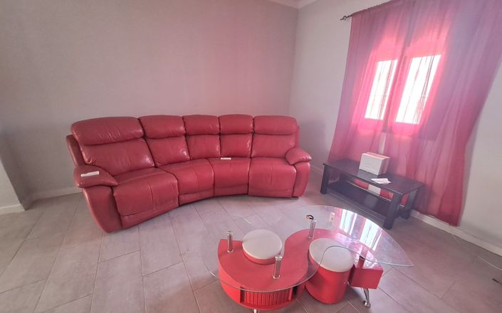 Image No.8-5 Bed House for sale