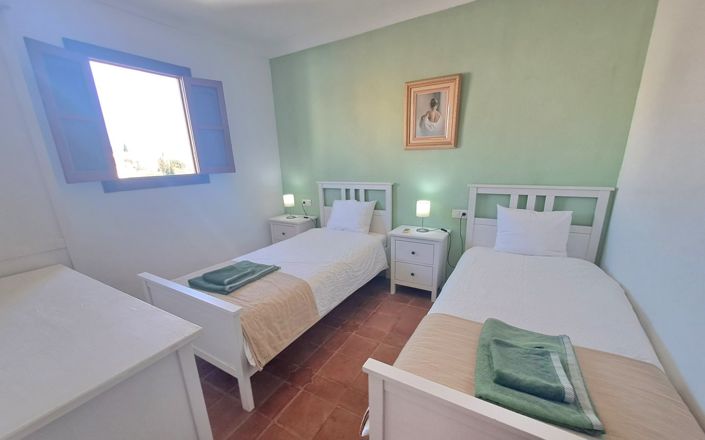 Image No.17-3 Bed House for sale