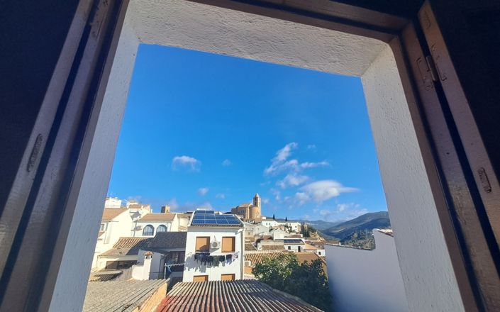 Image No.19-3 Bed House for sale