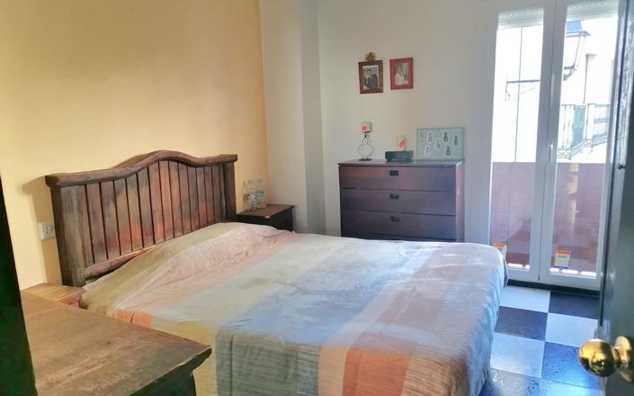 Image No.17-5 Bed House for sale