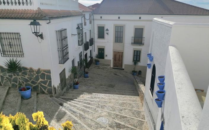 Image No.19-5 Bed House for sale