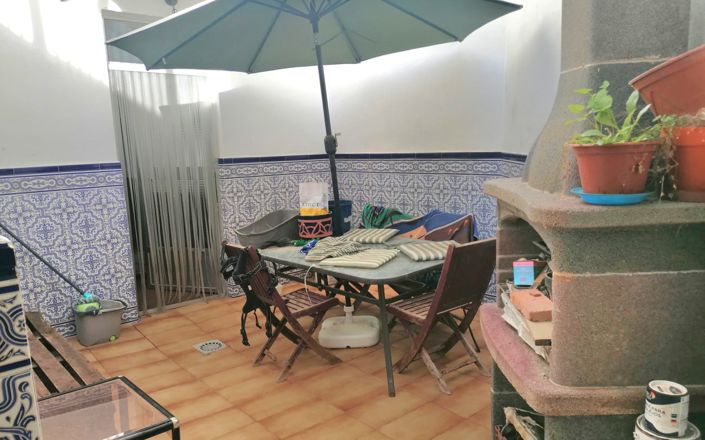 Image No.2-5 Bed House for sale