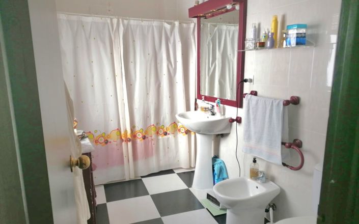 Image No.25-5 Bed House for sale