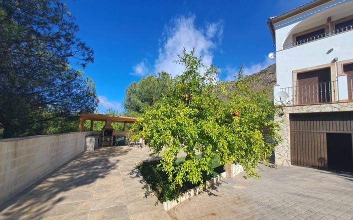 Image No.11-4 Bed House for sale