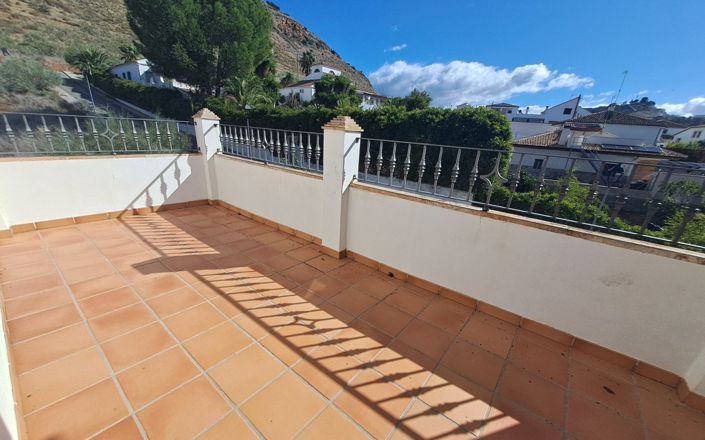 Image No.33-4 Bed House for sale