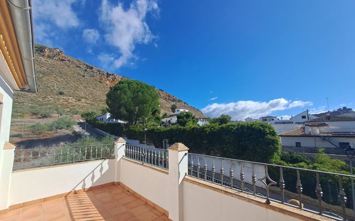 Image No.34-4 Bed House for sale