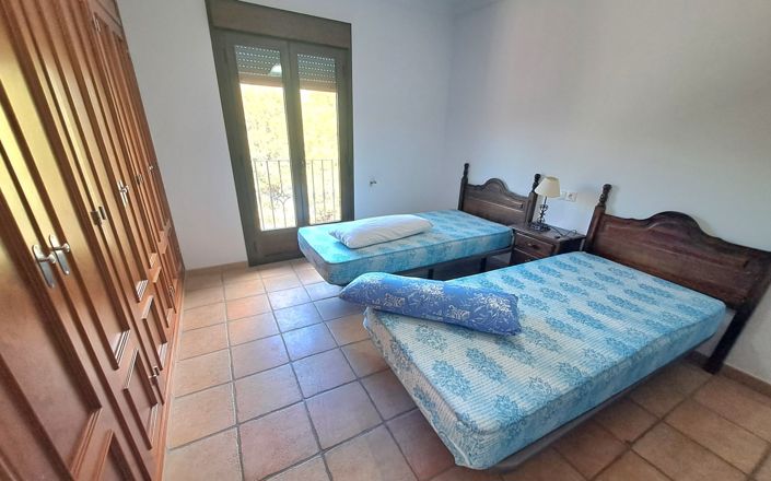 Image No.37-4 Bed House for sale