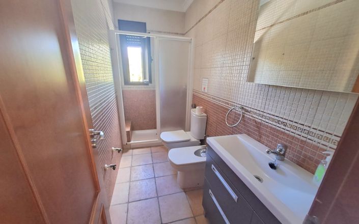 Image No.40-4 Bed House for sale