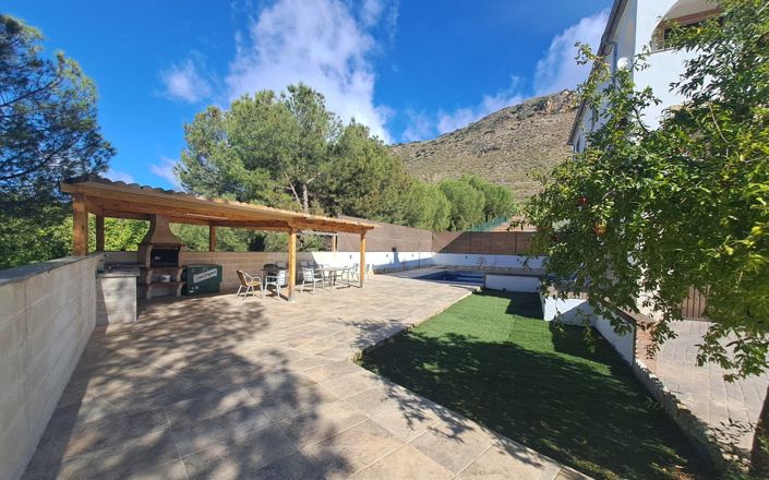 Image No.7-4 Bed House for sale