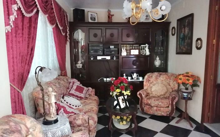 Image No.12-5 Bed House for sale