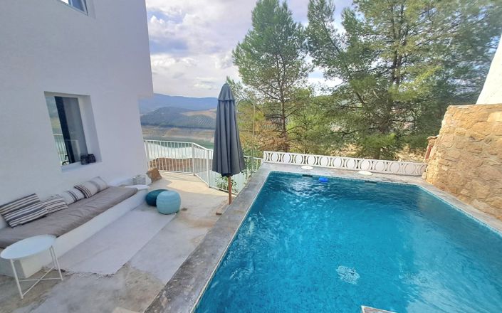 Image No.21-3 Bed House for sale