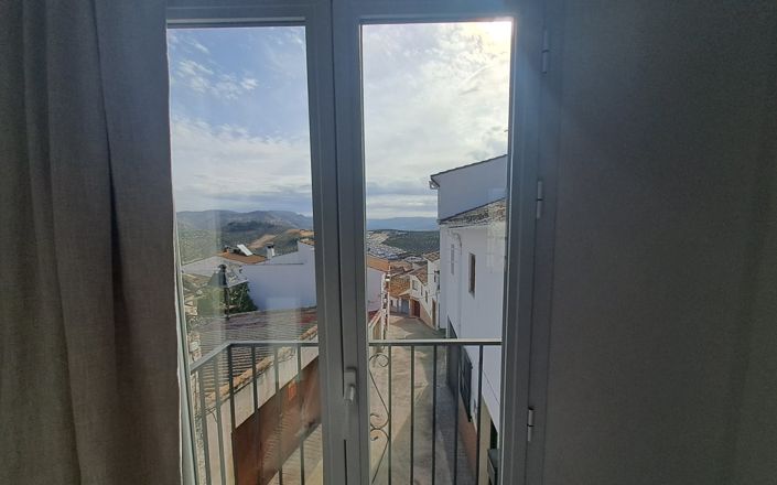 Image No.36-3 Bed House for sale