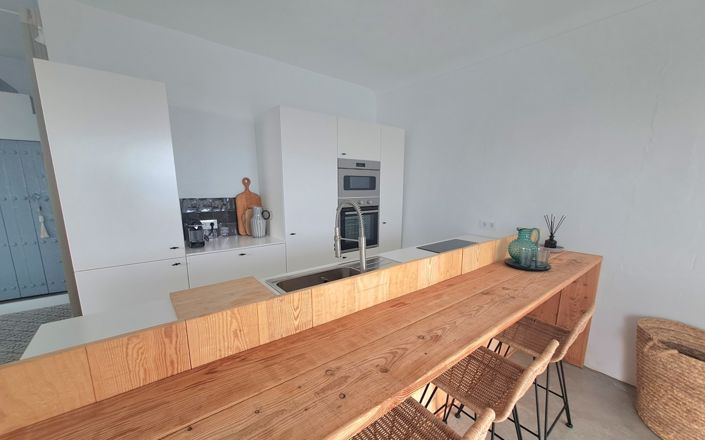 Image No.8-3 Bed House for sale