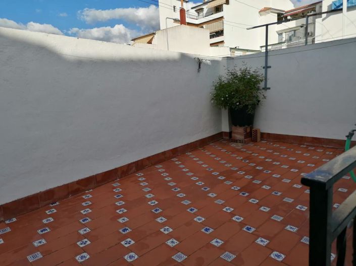 Image No.15-3 Bed House for sale