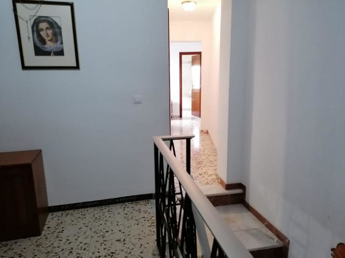 Image No.17-3 Bed House for sale