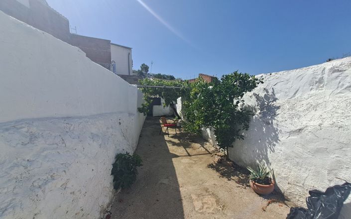 Image No.13-3 Bed House for sale