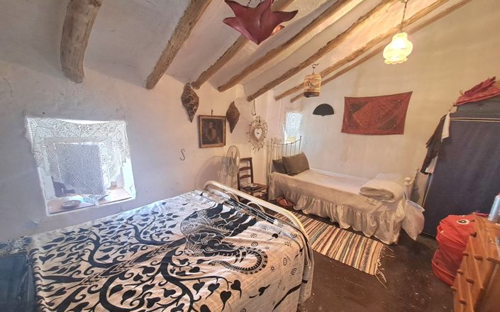 Image No.19-3 Bed House for sale