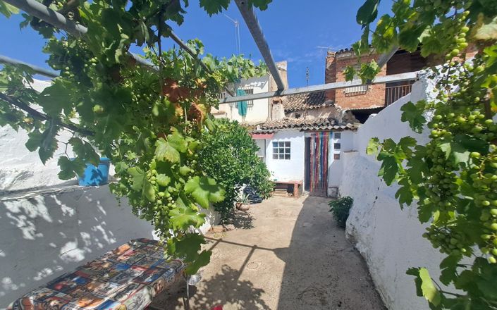 Image No.2-3 Bed House for sale