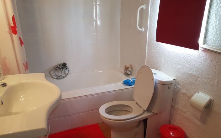 Image No.12-2 Bed House for sale