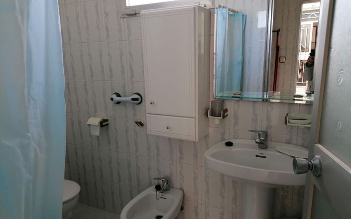 Image No.18-3 Bed House for sale