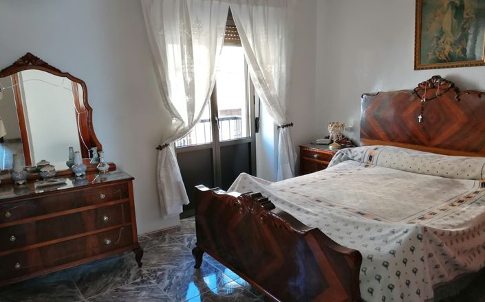 Image No.24-3 Bed House for sale