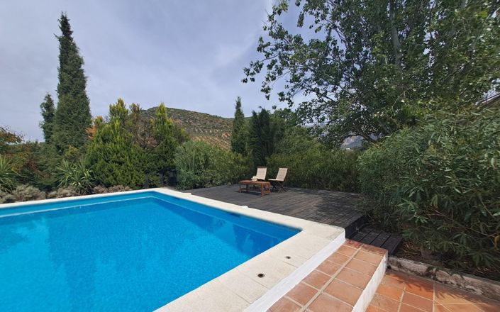 Image No.11-5 Bed House for sale