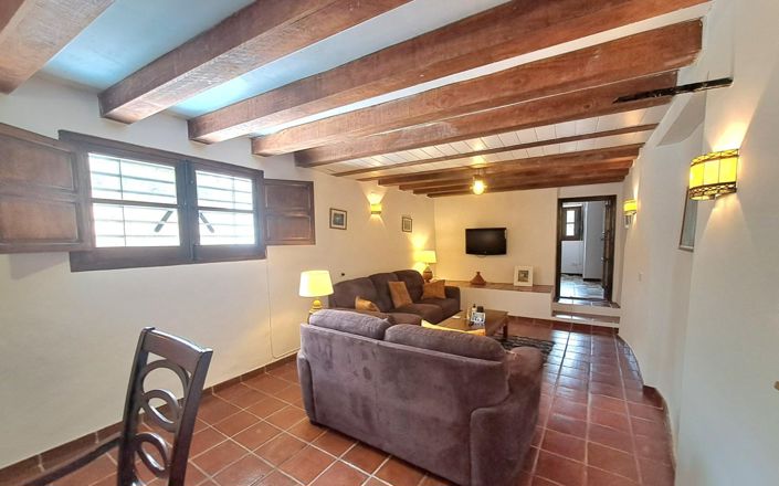 Image No.19-5 Bed House for sale