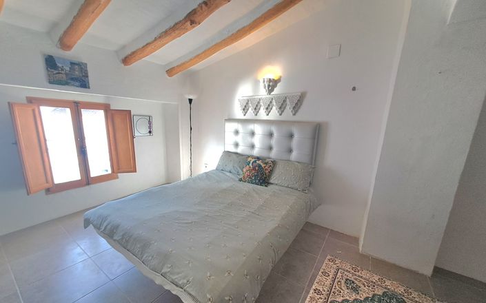 Image No.44-3 Bed House for sale