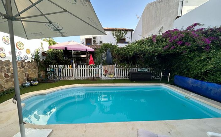 Image No.2-5 Bed House for sale