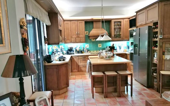 Image No.6-5 Bed House for sale