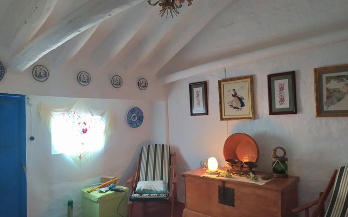 Image No.17-2 Bed House for sale