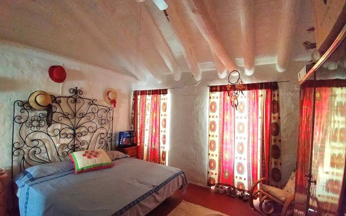 Image No.20-2 Bed House for sale