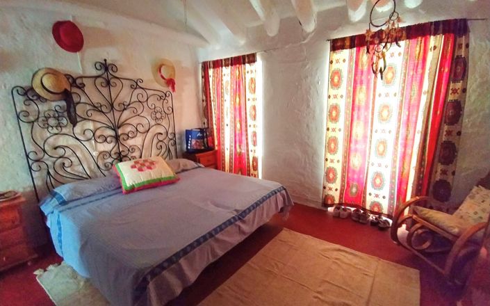 Image No.21-2 Bed House for sale